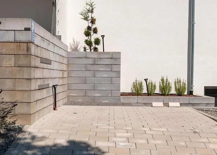 Apartman Corner 28 *